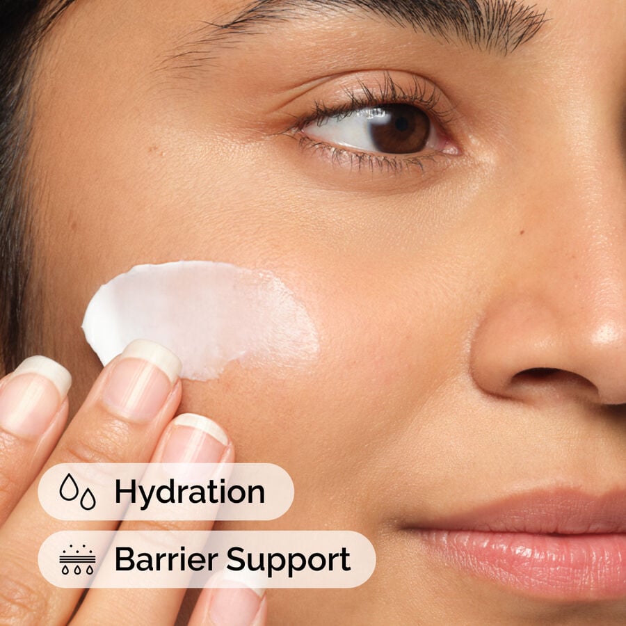 natural-moisturizing-factors-ha-q2 ord-natural-moisturizing-factors-ha-model-application-with-benefits.jpg
